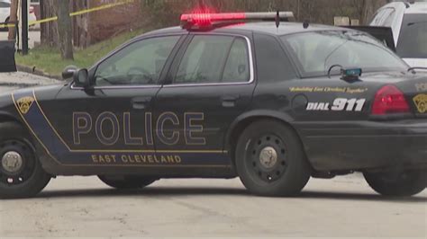 east cleveland police officers indicted|Cuyahoga County grand jury indicts 11 current, former East。